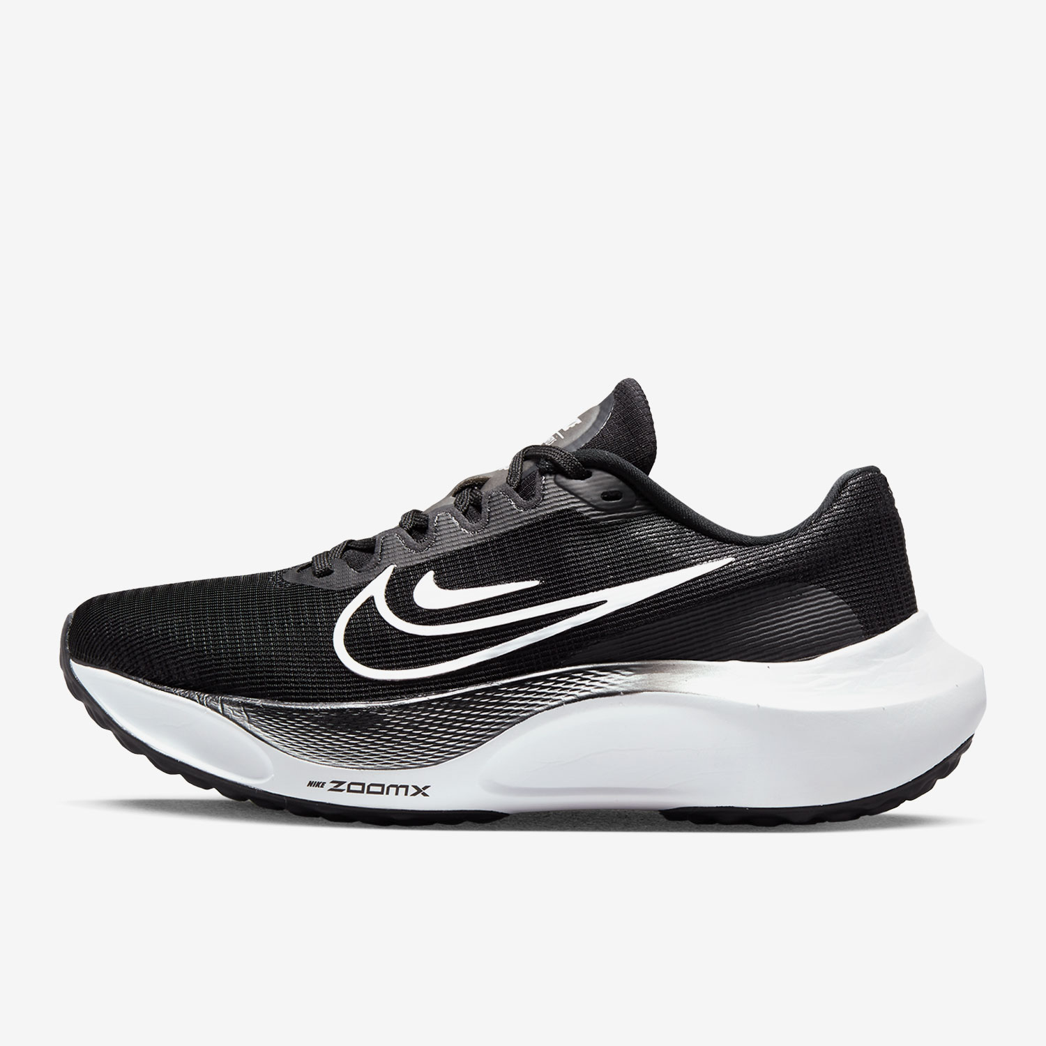 حذاء رياضي نسائي أصلي من نايكي - مراجعة Nike Shoes Zoom Fly 5 وسعره